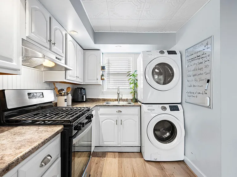 210 Adams St #3 — Photo 6
