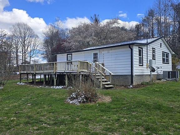 3rd image of 320 Epperson Cir