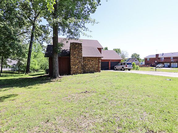 3rd image of 329 Carson Way