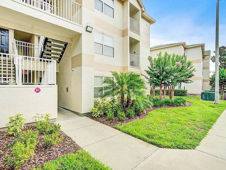 The Club at Sugar Mill Apartments — Photo 15