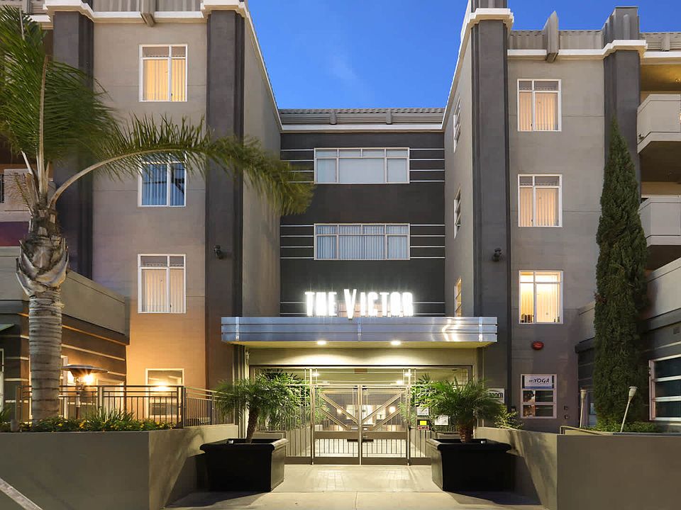 Victor on Venice Apartments Building