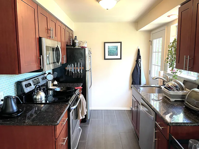819 NW Market St — Photo 15