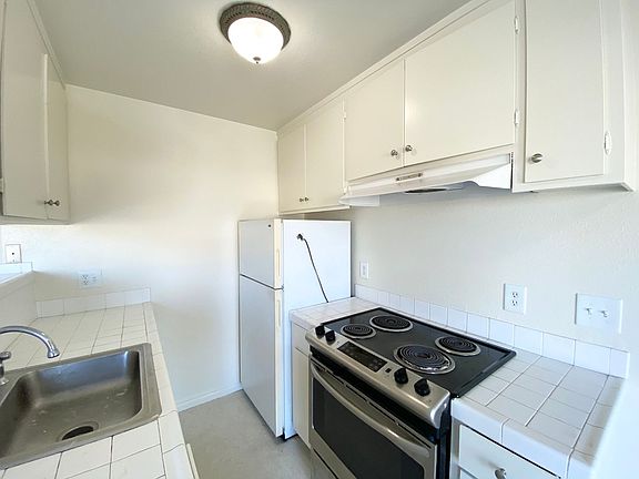 3rd image of 1400 Solano Ave APT 5