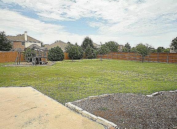 4th image of 7820 Meadow Hill Dr