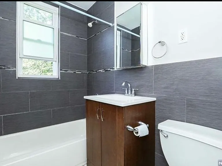 34 Elm St #2 — Photo 2