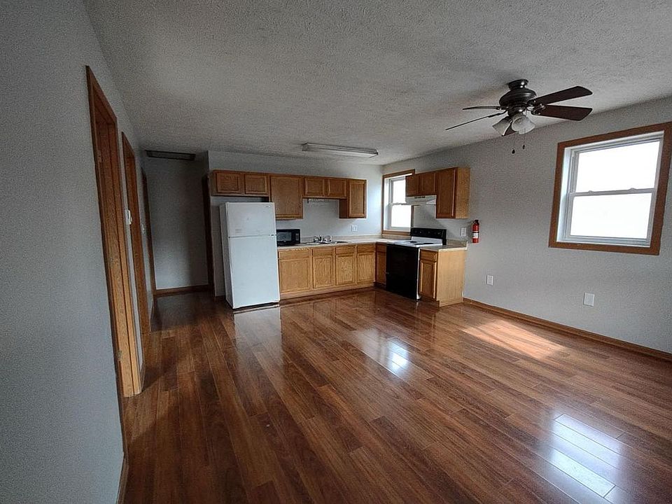 1st image of 133 E Mechanic St