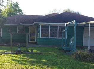 5957 David St, Groves, TX 77619