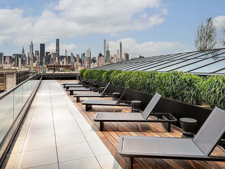 23-15 44th Dr #Penthouse 2D — Photo 14