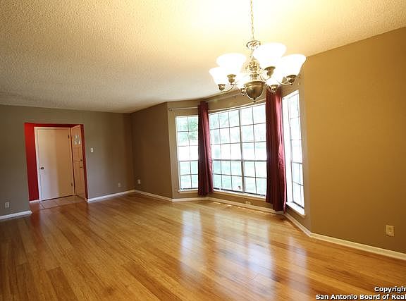 4th image of 1911 Oakline Dr