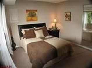 445 Far Hill Dr, Ballwin, MO