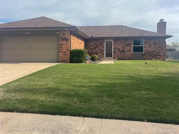 2706 Richardson Dr, Norman, OK 73071