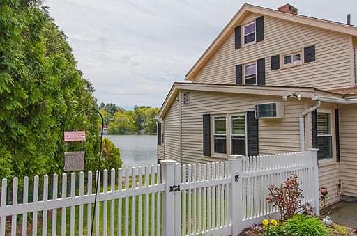 3rd image of 15 Pond View Way