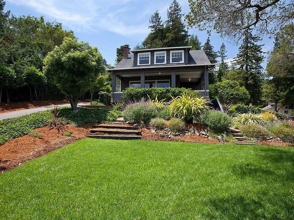 145 Grove Ave photo 1