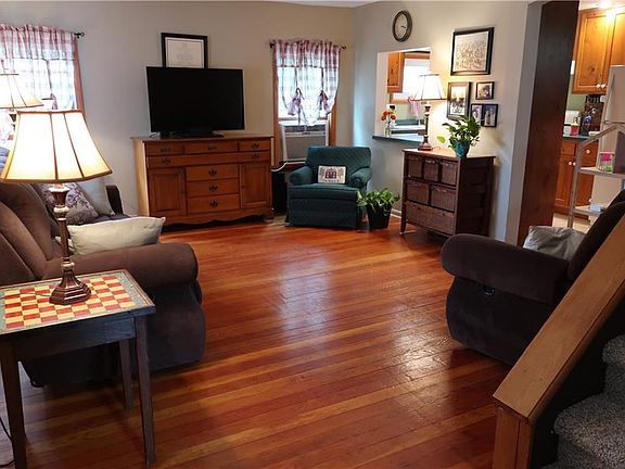 3rd image of 155 Fort Hill Ave