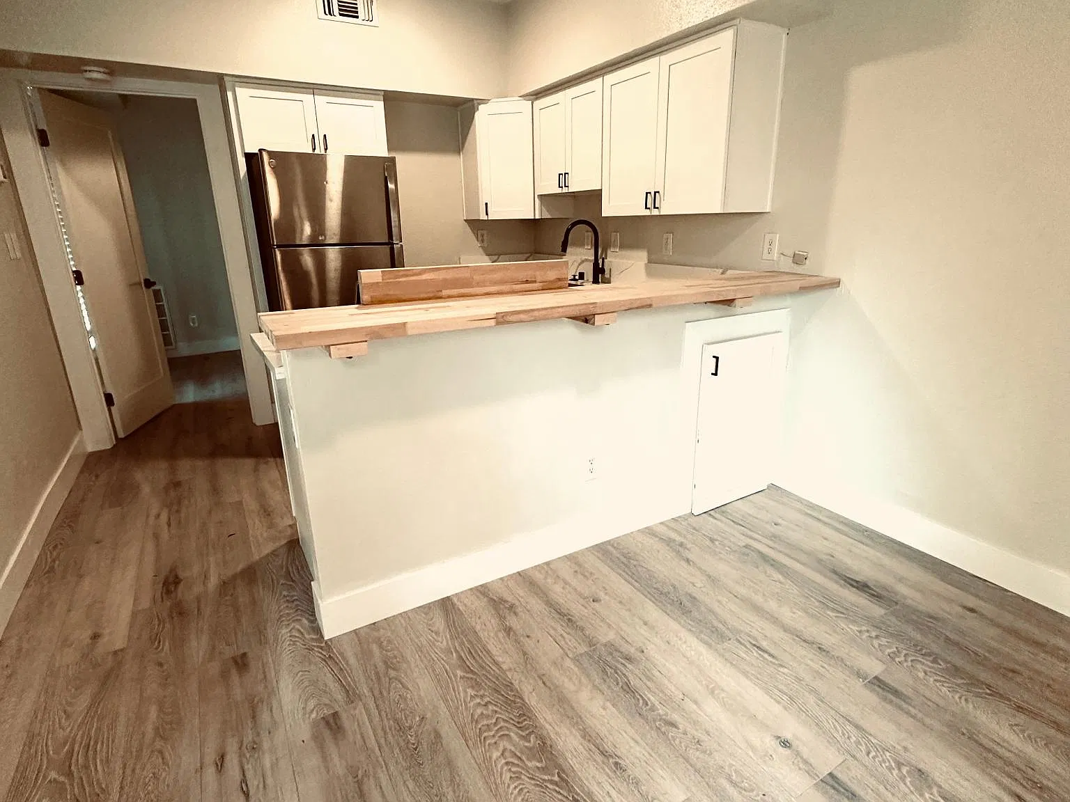 1 bed, 400 sqft, $1,350 — Photo 1