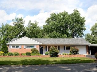 57 Blackstone Dr, Centerville, OH 45459