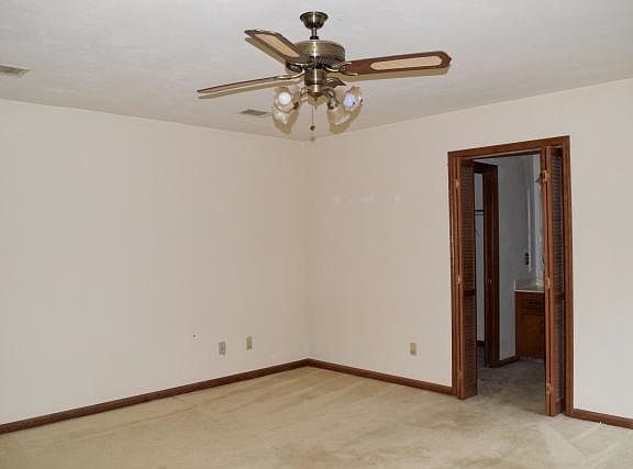 3rd image of 163 Dawn Lauren Ln