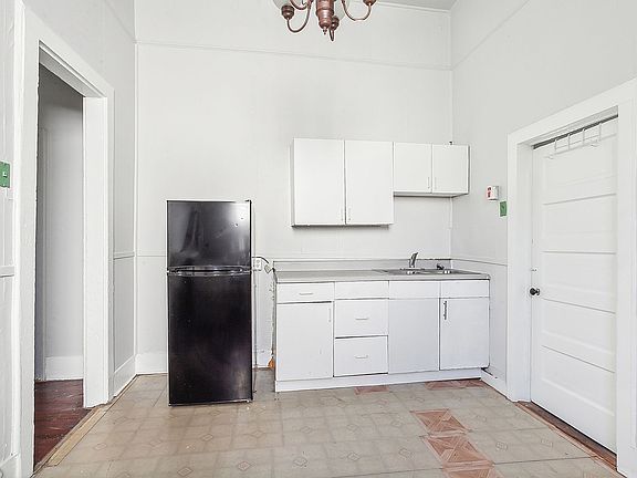 5th image of 2225-27 Marais St