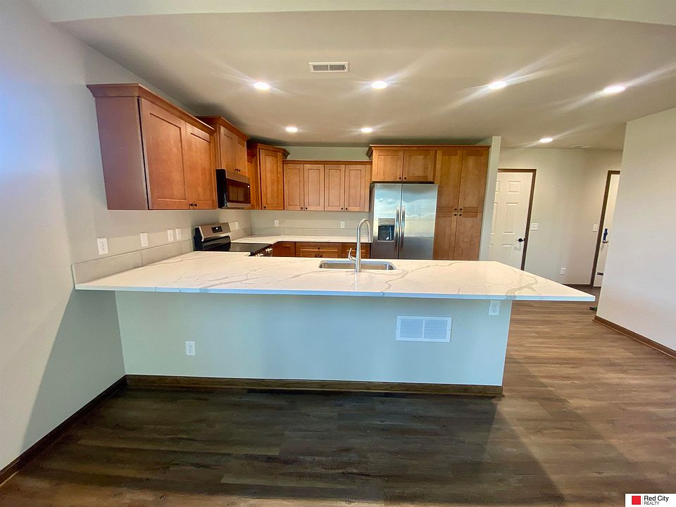 1st image of 104 Ida Ln