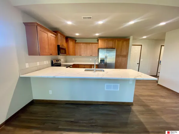 104 Ida Ln, Lincoln, NE 68523