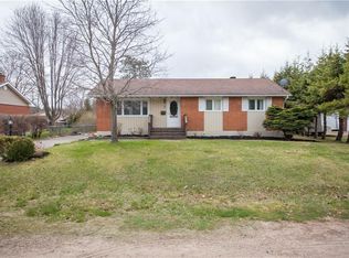 2 Sunset Cres, Petawawa, ON K8H2L7