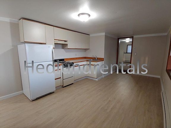 3rd image of 424 1st Ave #2