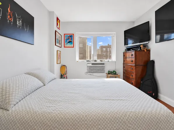 28-21 36th Street image 1 of 18
