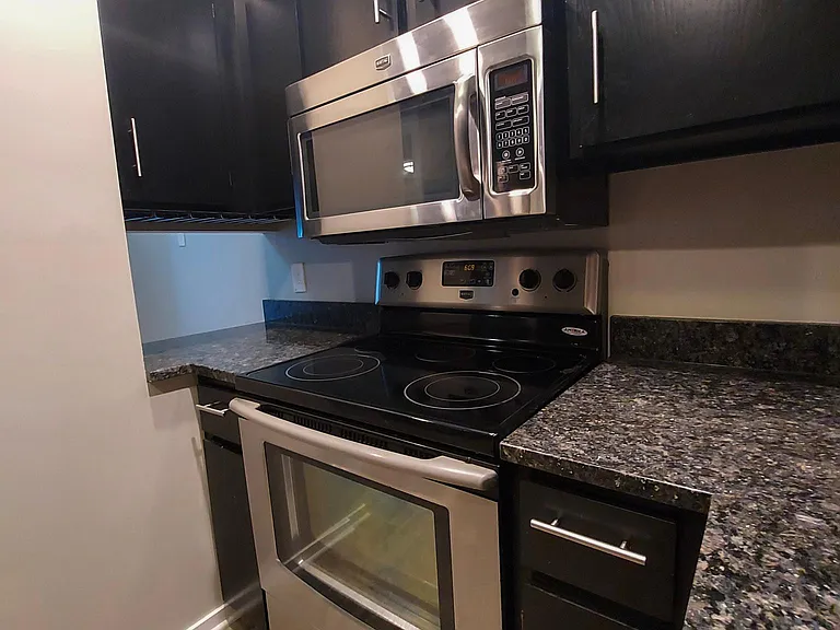 311 Pleasant Ave #404 — Photo 7