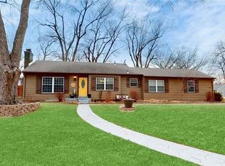 5854 Fontana Dr, Fairway, KS 66205