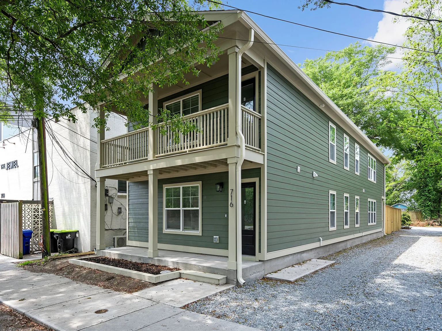 3 bed, 1250 sqft, $2,600 — Photo 4