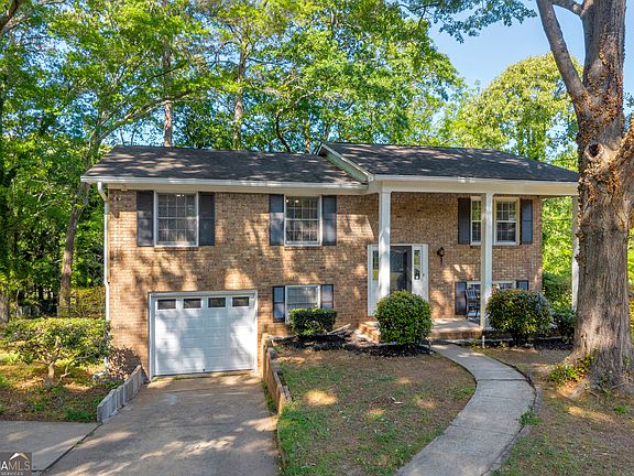 2nd image of 243 Rhodes Dr