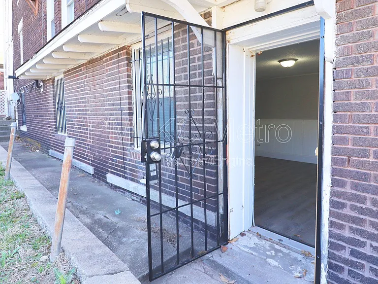 301 Bellefontaine Ave #B — Photo 8