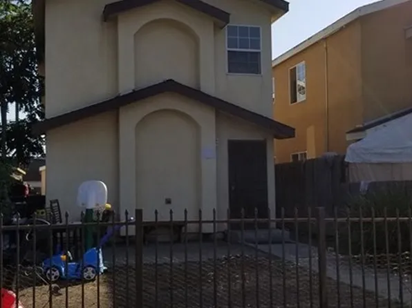 8726 Ivy St, Los Angeles, CA 90002