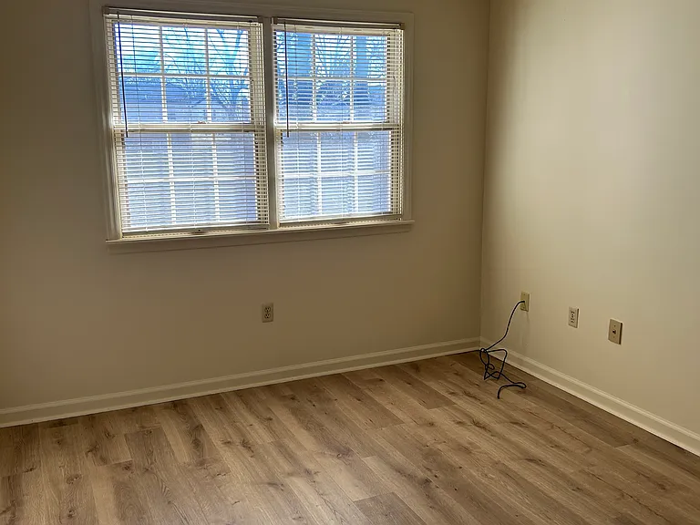 1320 Glenway Ave — Photo 17