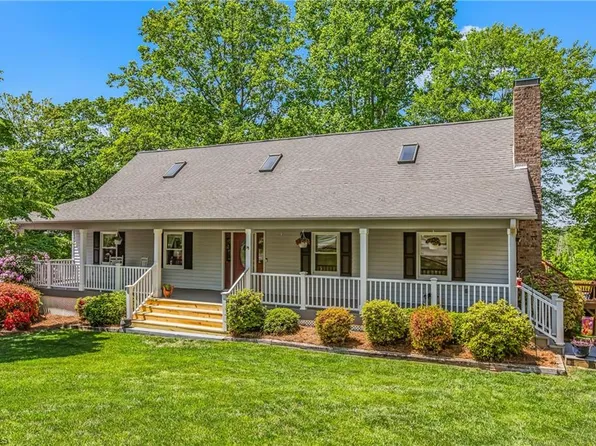 151 McGee Ct, Advance, NC 27006