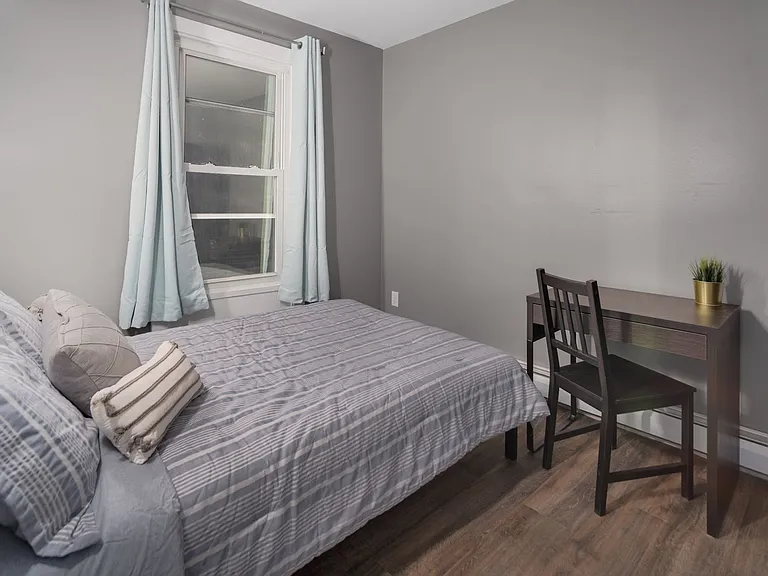 518 Linn St — Photo 32