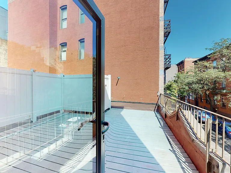 37 1/2 Bedford St #2B — Photo 6