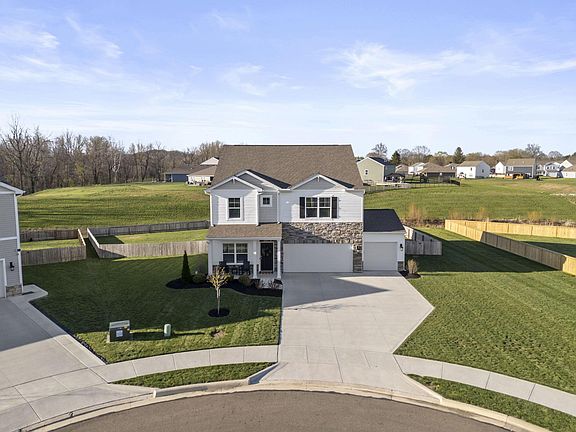 2nd image of 324 Kells Ct W