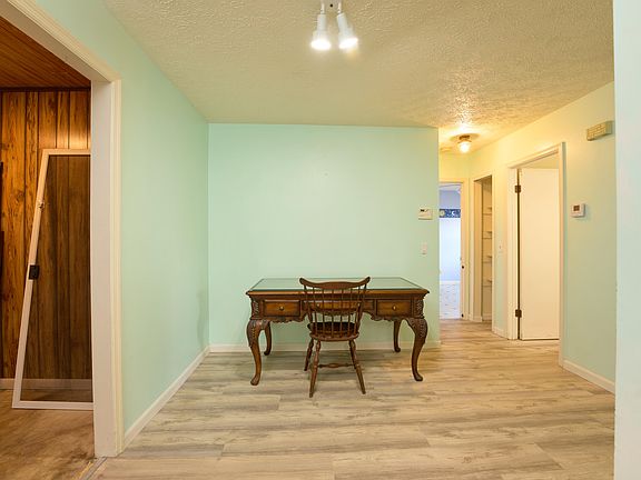 5th image of 443 SW Meadow Terrace