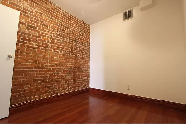 Rented by Compass | media 22