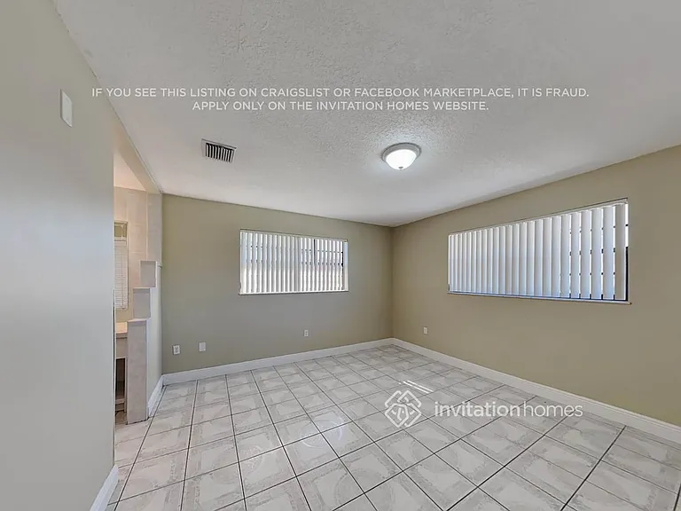 6435 SW 32nd St — Photo 7