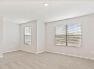 86 Dumsford St, Falling Waters, WV 25419