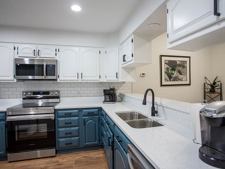 2521 Stanford Ct — Photo 5