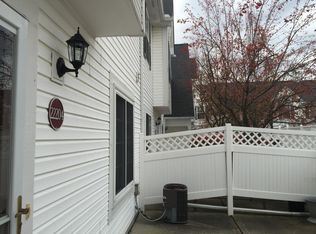 22204 Cape Cod Way, Farmington Hills, MI 48336