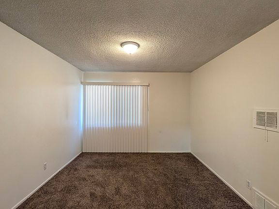 5th image of 600 Evergreen St #2