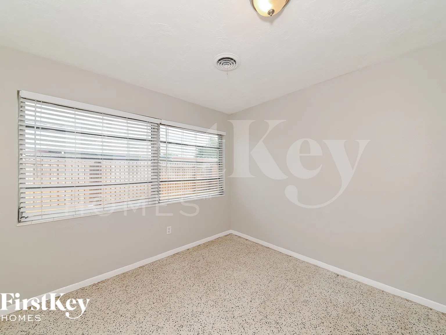 3 bed, 2.0 bath, 1575 sqft, $1,905 — Photo 4