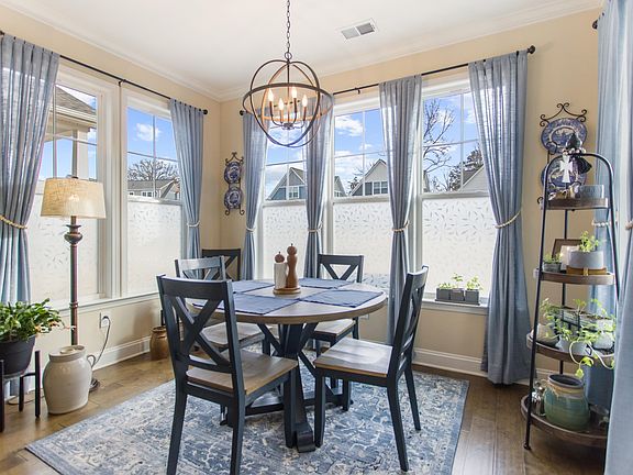 3rd image of 46 Cottage Knoll Cir