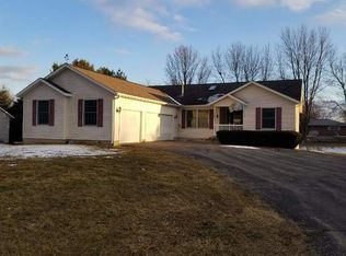 3805 E 17th St, Sterling, IL 61081