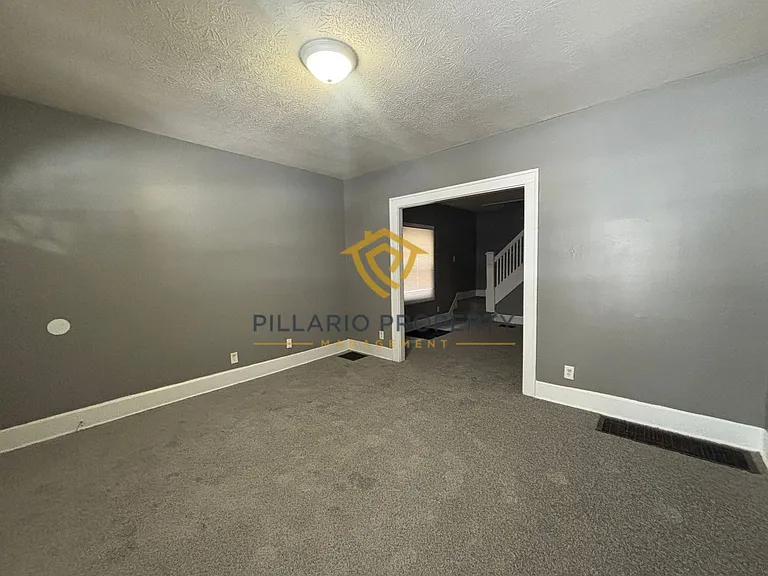 706-708 N Bosart Ave — Photo 8