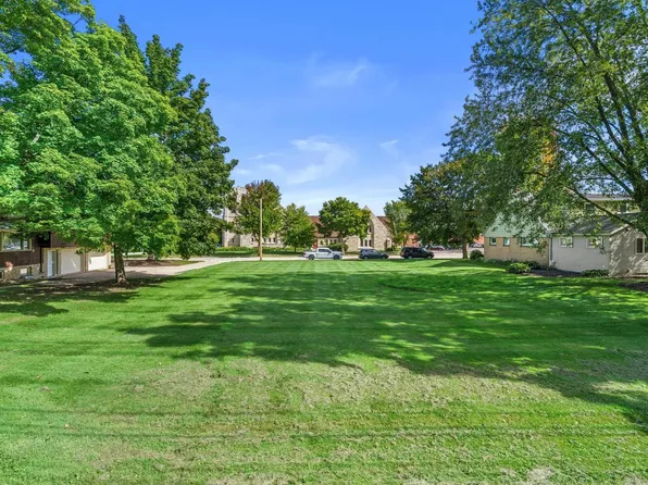 810 S 6TH AVENUE, West Bend, WI 53095